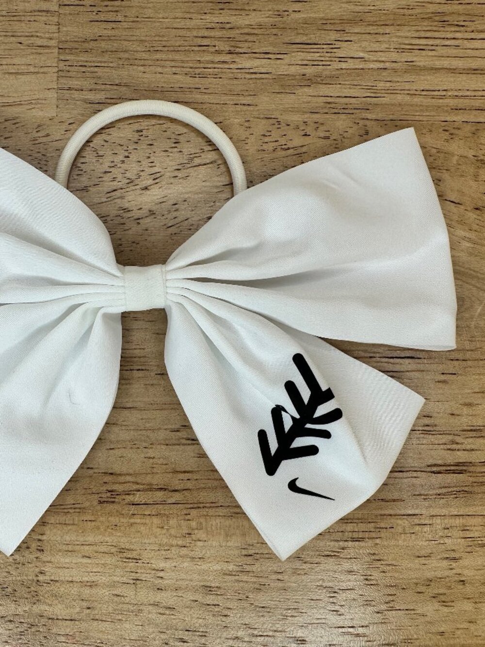 NWOT Nike Softball Hairtie w Bow